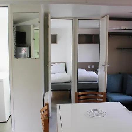 4 A 8 Personnes Campsite 4*
